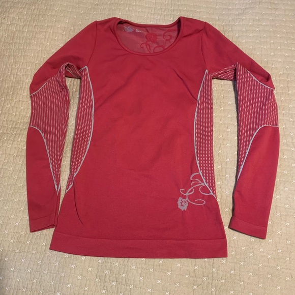 Athleta Tops - Athleta Fuschia Long Sleeve Athletic Top